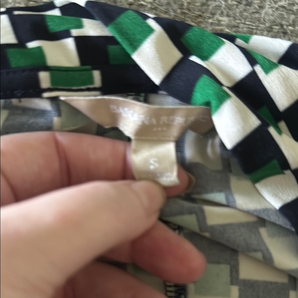 Banana Republic Ruched Green and Black Sleeveless Tank - Picture 2 of 2